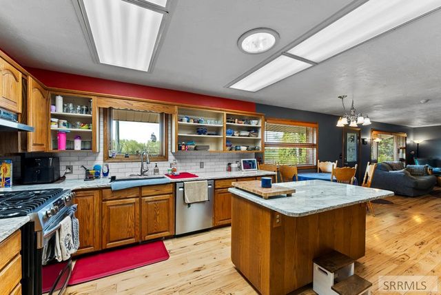 479 E 97th S, Idaho Falls, ID 83404