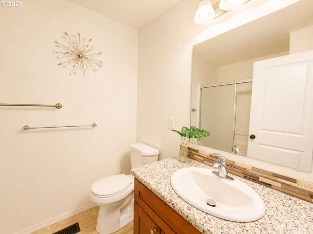 1490 Se 117TH Ave, Portland, OR 97216