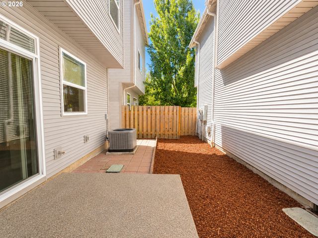 1490 Se 117TH Ave, Portland, OR 97216
