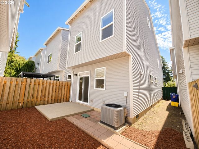 1490 Se 117TH Ave, Portland, OR 97216