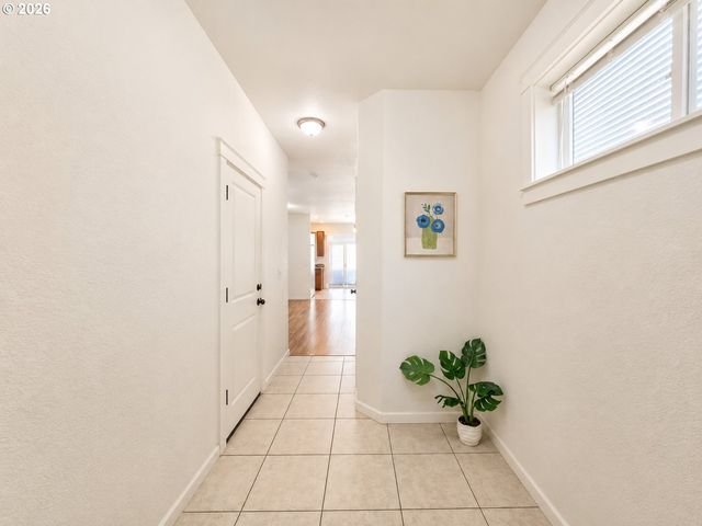 1490 Se 117TH Ave, Portland, OR 97216