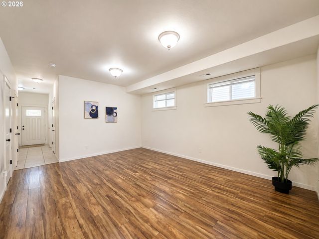 1490 Se 117TH Ave, Portland, OR 97216