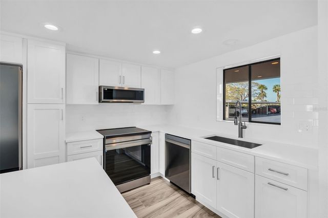 825 S GULFVIEW BOULEVARD 106, Clearwater Beach, FL 33767