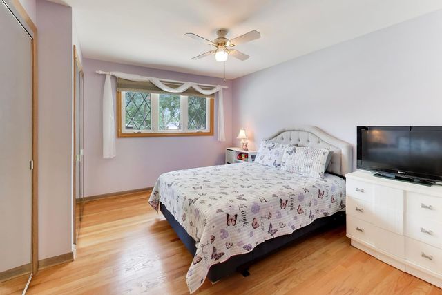 1462 Dayton Place, Des Plaines, IL 60018