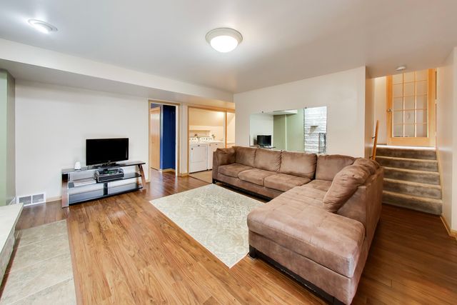 1462 Dayton Place, Des Plaines, IL 60018