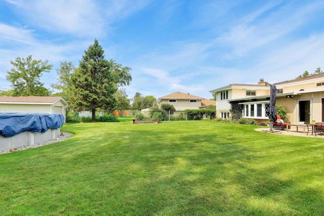 1462 Dayton Place, Des Plaines, IL 60018