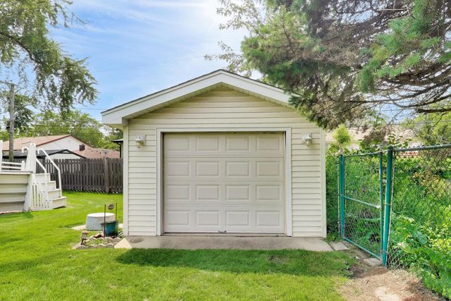 1462 Dayton Place, Des Plaines, IL 60018