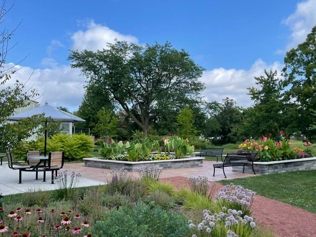1462 Dayton Place, Des Plaines, IL 60018