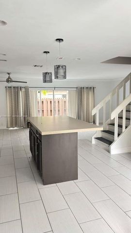 8191 NW 8th Manor 5, Plantation, FL 33324