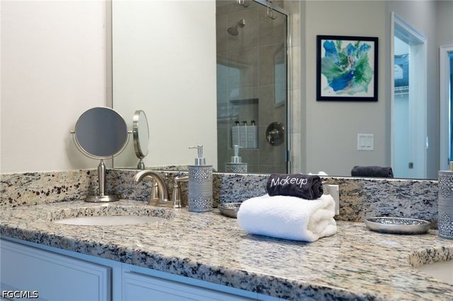 9389 Pocida CT 103, Naples, FL 34119