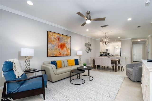 9389 Pocida CT 103, Naples, FL 34119