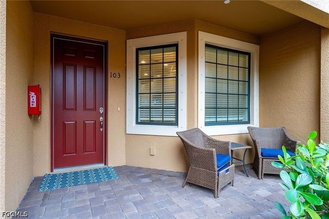 9389 Pocida CT 103, Naples, FL 34119