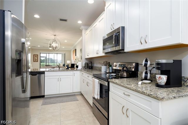 9389 Pocida CT 103, Naples, FL 34119
