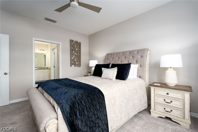 9389 Pocida CT 103, Naples, FL 34119