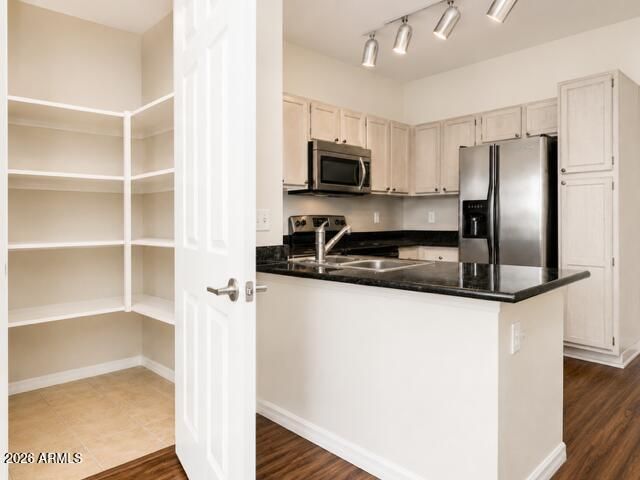 7009 E Acoma Drive Unit 2027, Scottsdale, AZ 85254
