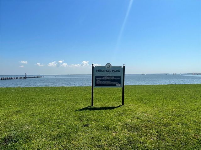 0 Bay Oaks, La Porte, TX 77571