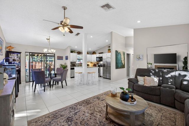 154 Rosewood Circle, Jupiter, FL 33458