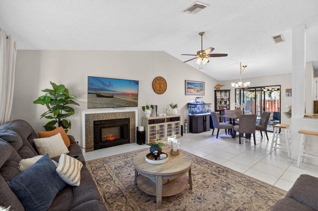 154 Rosewood Circle, Jupiter, FL 33458