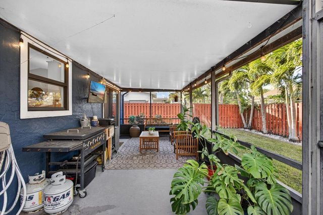 154 Rosewood Circle, Jupiter, FL 33458