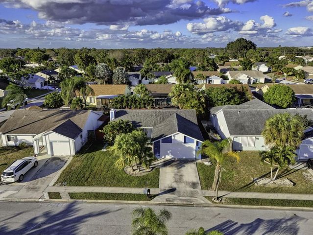 154 Rosewood Circle, Jupiter, FL 33458