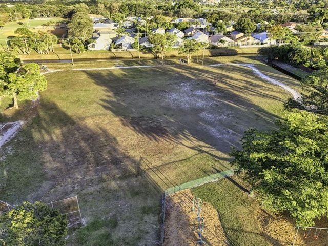 154 Rosewood Circle, Jupiter, FL 33458