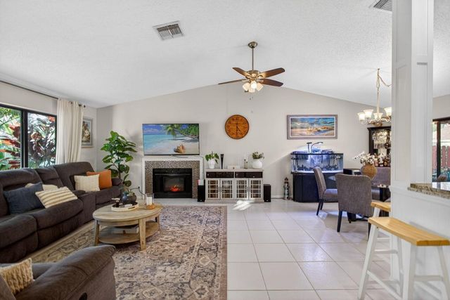 154 Rosewood Circle, Jupiter, FL 33458