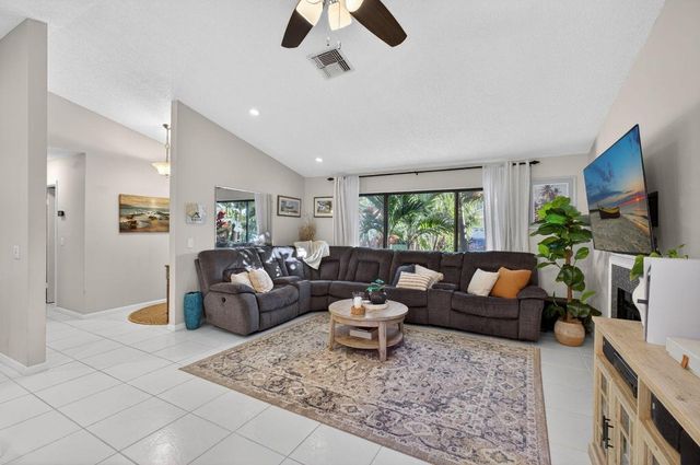 154 Rosewood Circle, Jupiter, FL 33458