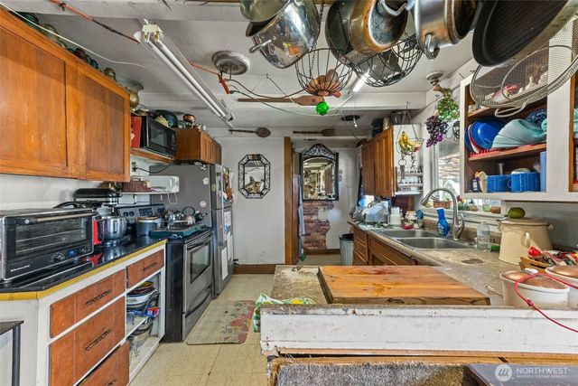 1930 E Crestview Drive, Shelton, WA 98584