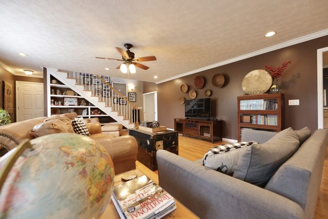 6808 Hester Rd, Springfield, TN 37172