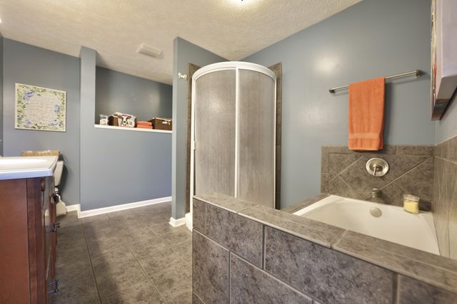 6808 Hester Rd, Springfield, TN 37172