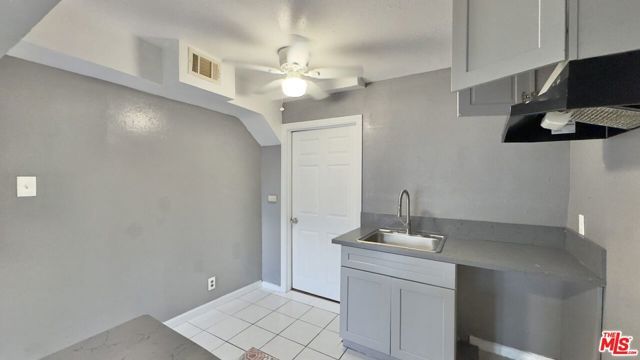 4052 W 103rd Street, Inglewood, CA 90304