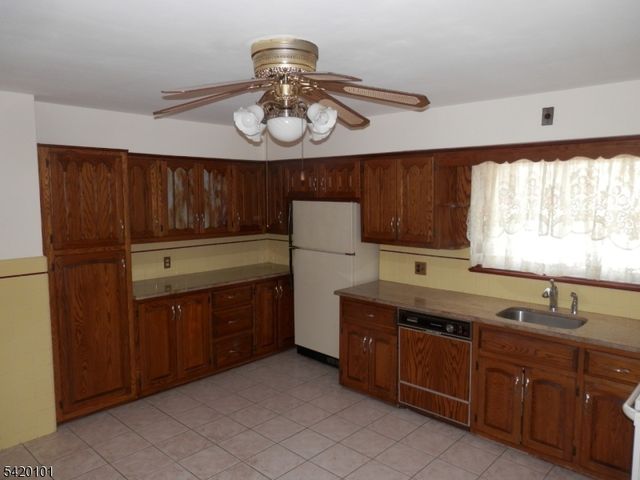 2105 Wood Ave, Roselle Boro, NJ 07203