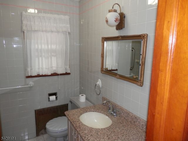 2105 Wood Ave, Roselle Boro, NJ 07203