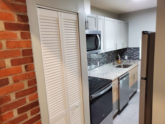 33 Brainerd Rd 112, Boston, MA 02134