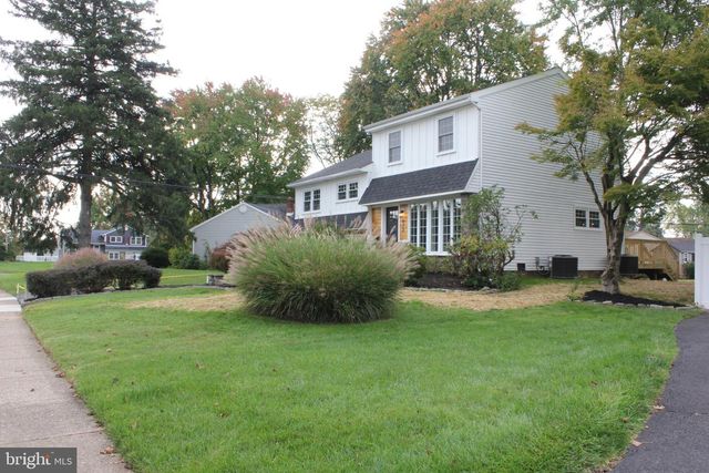 972 WINDSOR RD, Warminster, PA 18974