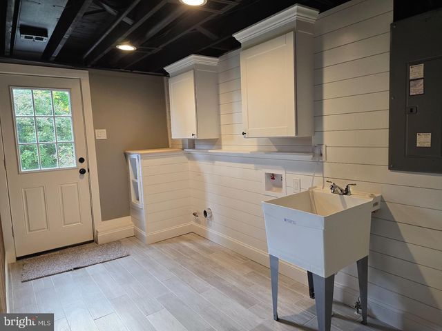 972 WINDSOR RD, Warminster, PA 18974