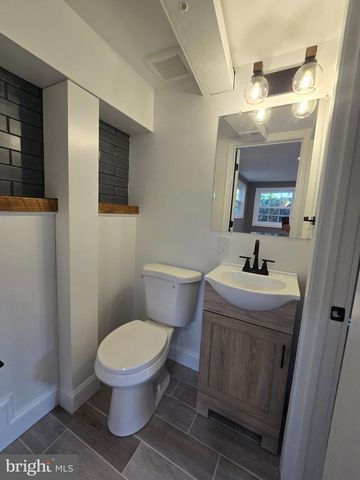 972 WINDSOR RD, Warminster, PA 18974