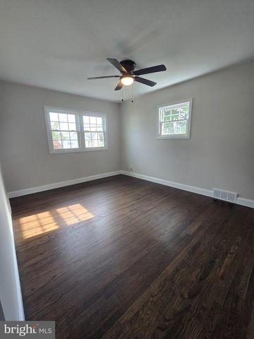 972 WINDSOR RD, Warminster, PA 18974