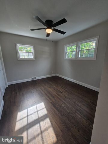 972 WINDSOR RD, Warminster, PA 18974