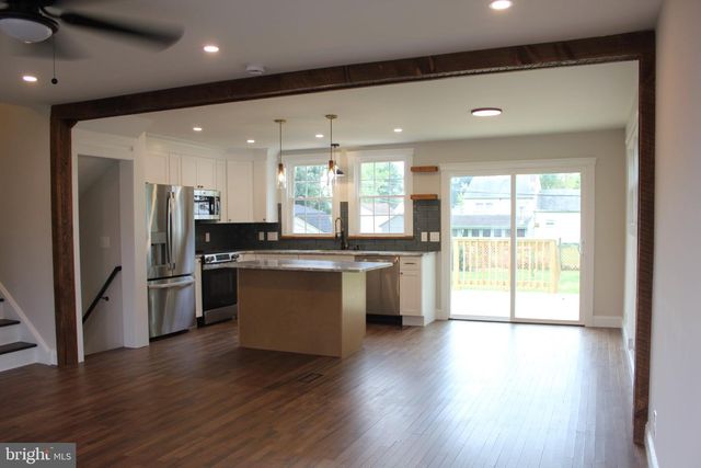 972 WINDSOR RD, Warminster, PA 18974