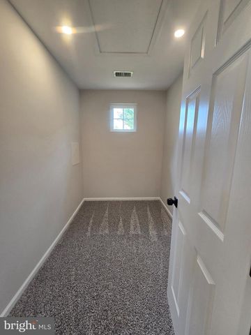 972 WINDSOR RD, Warminster, PA 18974