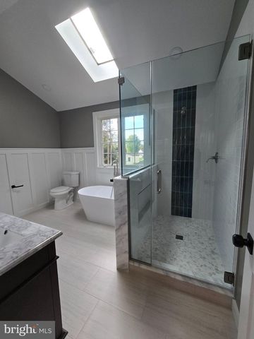 972 WINDSOR RD, Warminster, PA 18974