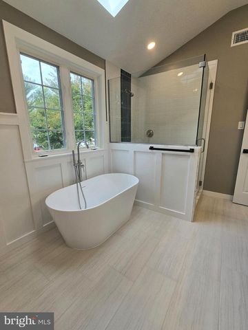 972 WINDSOR RD, Warminster, PA 18974