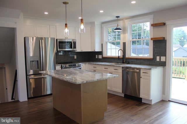 972 WINDSOR RD, Warminster, PA 18974