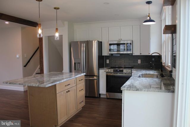 972 WINDSOR RD, Warminster, PA 18974