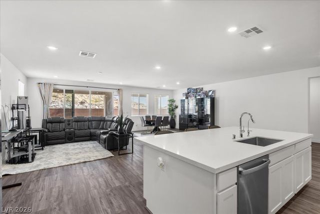 10006 Joshua Foothills Street, Las Vegas, NV 89178