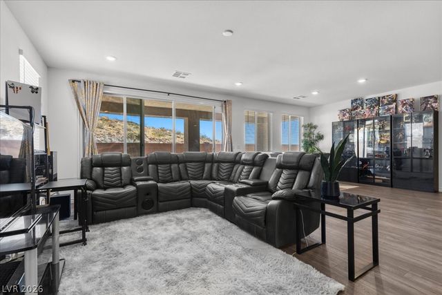 10006 Joshua Foothills Street, Las Vegas, NV 89178