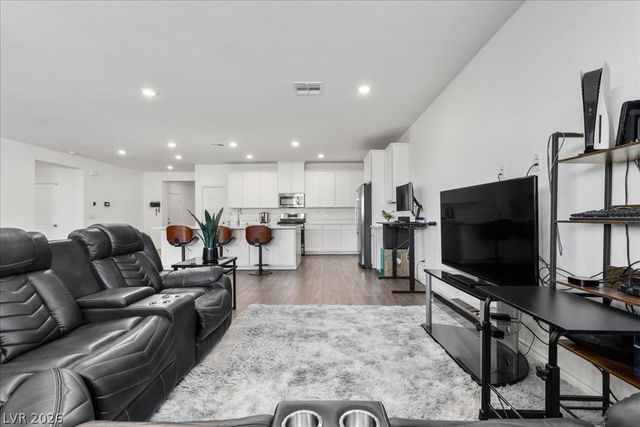 10006 Joshua Foothills Street, Las Vegas, NV 89178