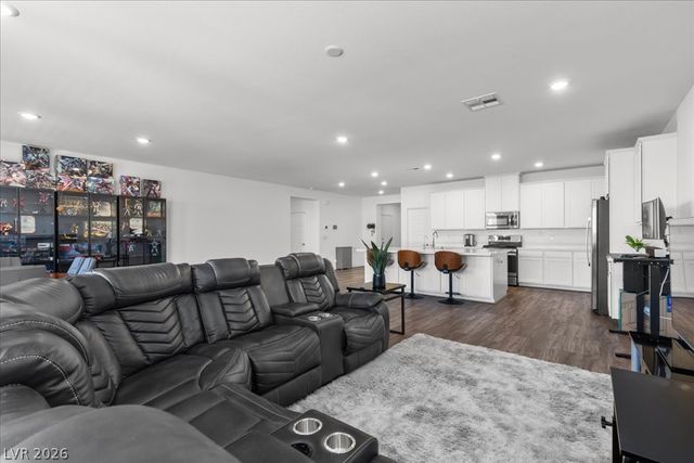 10006 Joshua Foothills Street, Las Vegas, NV 89178