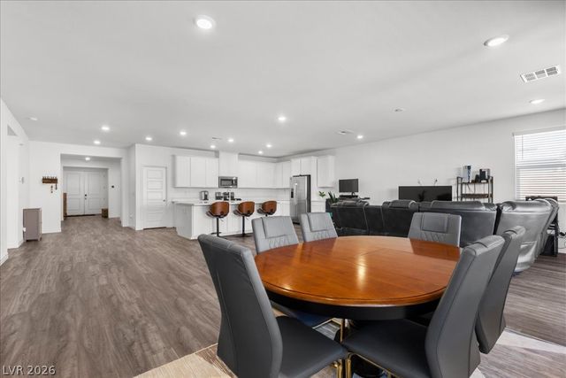 10006 Joshua Foothills Street, Las Vegas, NV 89178